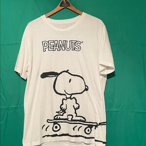 Peanuts Snoopy Graphic T-Shirt